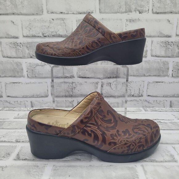 Alegria Isabelle Brown Tooled Leather Western Style Yeehaw Clogs Size 38 EU 8US - Picture 3 of 7